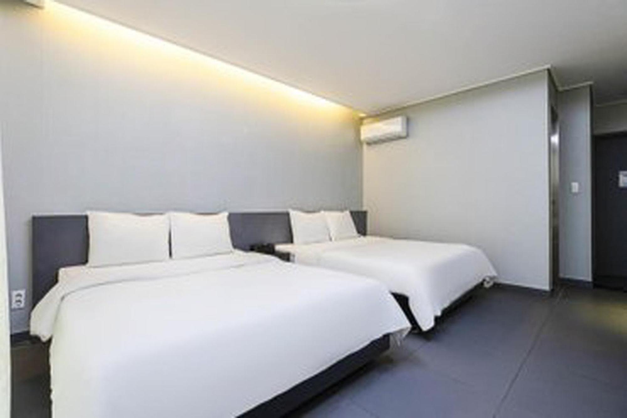 G Tourist Hotel Wolmido Incheon Exterior photo