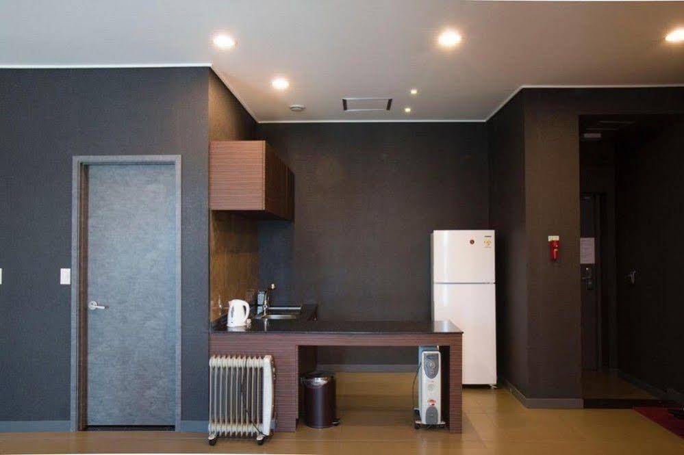 G Tourist Hotel Wolmido Incheon Exterior photo